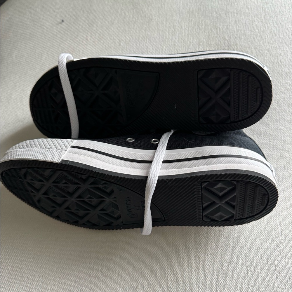 Converse Black and White High-Tops NWOT - Picture 4 of 5